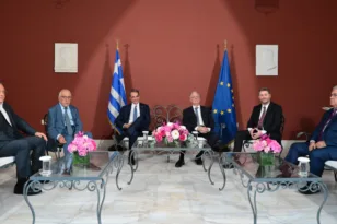 51η Επέτειος για την αποκατάσταση της Δημοκρατίας: Οι προσκεκλημένοι και οι ατάκες «φωτιά», ΦΩΤΟ, ΒΙΝΤΕΟ