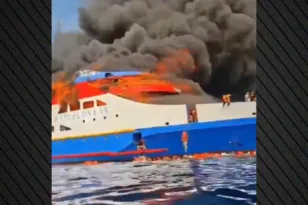 Ινδονησία: Πλοίο με εκατοντάδες επιβάτες τυλίχθηκε στις φλόγες – 5 νεκροί ΒΙΝΤΕΟ