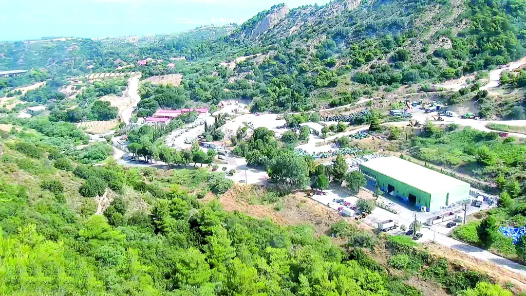 Πάτρα - ΧΥΤΑ Ξερόλακκας: Δυσοσμία, σιωπή και εγκατάλειψη, αυτοψία της «Π» ΦΩΤΟ "Κάποιοι δεν αντιδρούν για πολιτικούς λόγους και γιατί έχουν βολευτεί με κάποια αντισταθμιστικά οφέλη..."