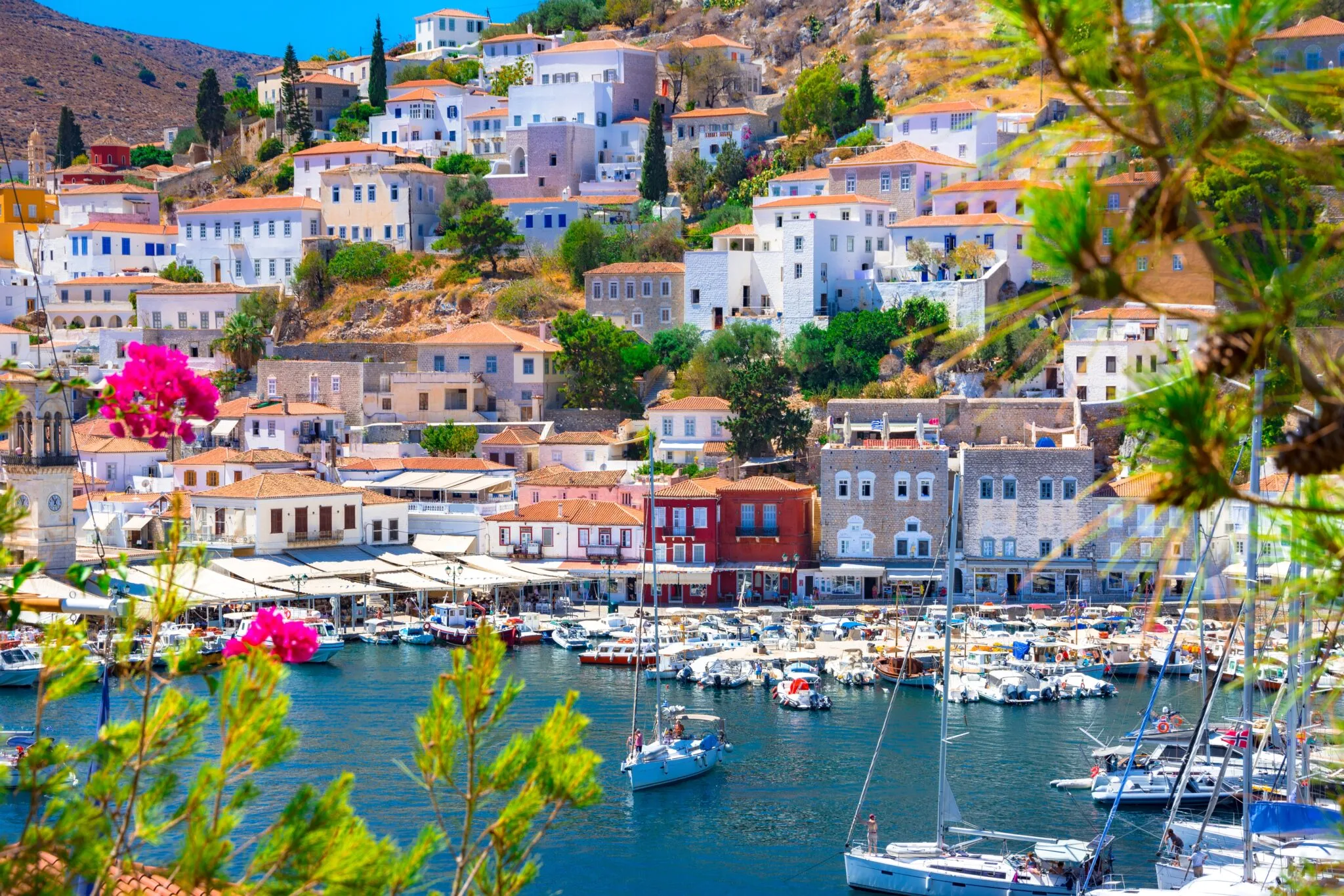 Ύδρα: Εκεί που το καλοκαίρι φοράει λινό και περπατά ξυπόλητο