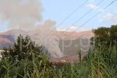 Πάτρα: Μάχη με διάσπαρτες εστίες και αναζωπυρώσεις, επιχειρεί από αέρος ένα ελικόπτερο ΝΕΟΤΕΡΑ