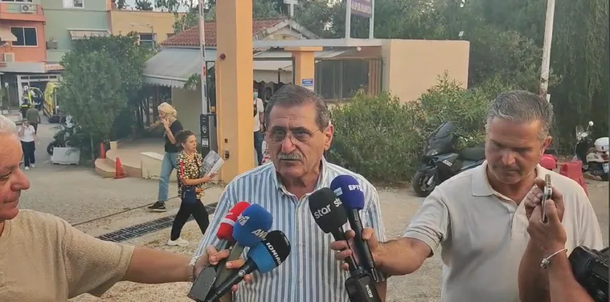Φωτιά στην Πάτρα - Πελετίδης: «Από την ανεπάρκειά τους καίγεται η πόλη μας» Φωτιά στην Πάτρα - Πελετίδης: «Από την ανεπάρκειά τους καίγεται η πόλη μας»