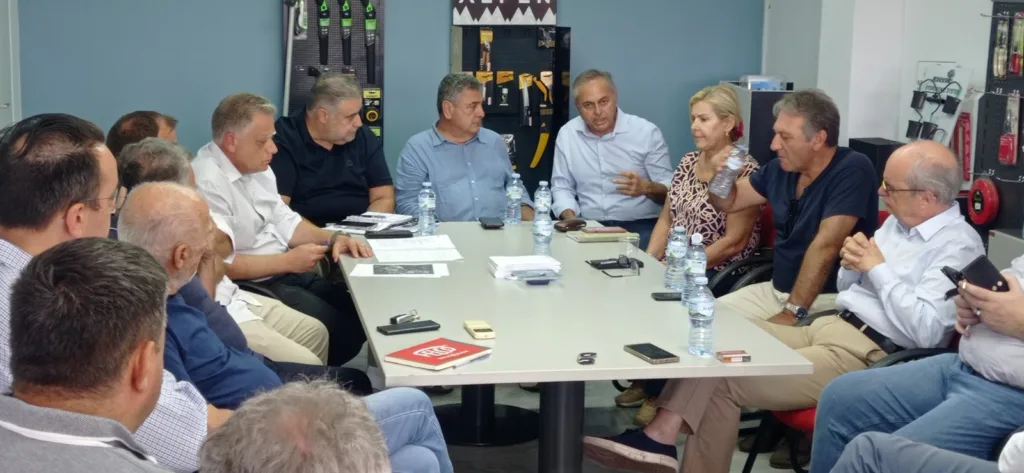 Σύσκεψη στη ΒΙΠΕ υπό τον Φαρμάκη - Οι ζημιές, τα μέτρα και η επόμενη μέρα ΦΩΤΟ