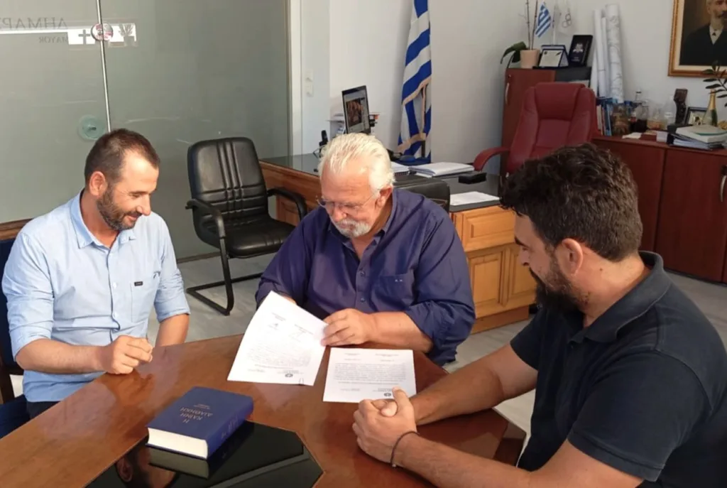 Ορκωμοσία ενός ακόμα νέου μόνιμου υπαλλήλου από το Δήμαρχο Ήλιδας Χρήστο Χριστοδουλόπουλο