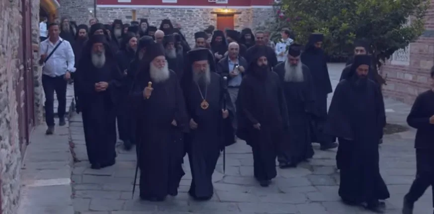 Ο Μητροπολίτης Πατρών Χρυσόστομος και φέτος στο Βατοπέδι - Σχέση πνευματική και αδελφική Ο Μητροπολίτης Πατρών Χρυσόστομος και φέτος στο Βατοπέδι - Σχέση πνευματική και αδελφική