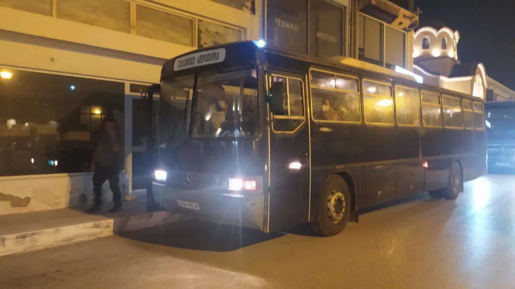 Πυρκαγιά στην Αχαΐα: Διένυσε 25χλμ. καίγοντας σπίτια, επιχειρήσεις και καλλιέργεις ΦΩΤΟΡΕΠΟΡΤΑΖ