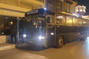 Φωτιά στην Αχαΐα: Εκκένωση της Κάτω Αχαΐας με λεωφορεία της Πολεμικής Αεροπορίας ΒΙΝΤΕΟ