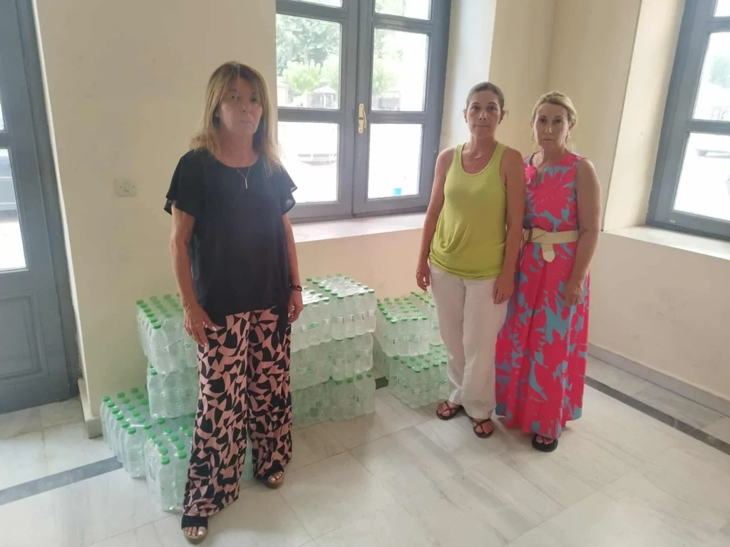 Φωτιά στην Αχαΐα: Εκκενώνεται η Κάτω Αχαΐα! - Καίγονται σπίτια προς Πάτρα - Τρία τα μέτωπα με πανίσχυρους ανέμους ΦΩΤΟ ΒΙΝΤΕΟ
