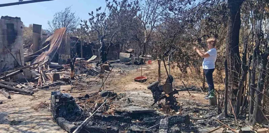Φωτιά στη Δυτική Αχαΐα: Συνεχίζεται η καταγραφή ζημιών και αυτοψιών - Πάνω από 90 κτίρια με φθορές Φωτιά στη Δυτική Αχαΐα: Συνεχίζεται η καταγραφή ζημιών και αυτοψιών - Πάνω από 90 κτίρια με φθορές