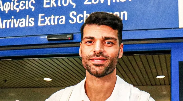 Ολυμπιακός: Έφτασε στην Αθήνα για να υπογράψει ο Μεχντί Ταρεμί Ολυμπιακός: Έφτασε στην Αθήνα για να υπογράψει ο Μεχντί Ταρεμί