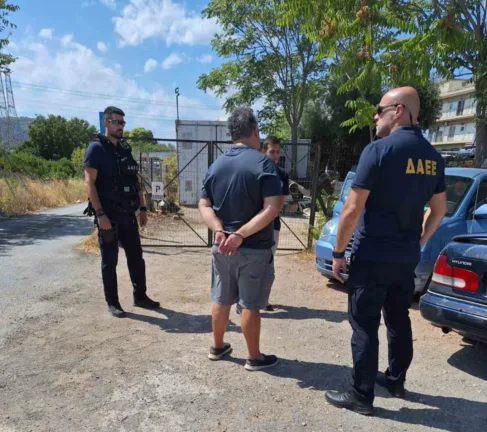 Αυτή είναι η δράση υπαλλήλου του Δήμου Παλλήνης που συνελήφθη για τέσσερις εμπρησμούς! Αυτή είναι η δράση υπαλλήλου του Δήμου Παλλήνης που συνελήφθη για τέσσερις εμπρησμούς!