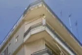 Σοκ στο Αγρίνιο, γυναίκα έπεσε στο κενό από τον 4ο όροφο! ΒΙΝΤΕΟ