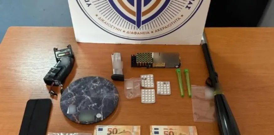 Η ανακοίνωση της Αστυνομίας για τον αξιωματικό TikToker που συνελήφθη για διακίνηση ναρκωτικών Η ανακοίνωση της Αστυνομίας για τον αξιωματικό TikToker που συνελήφθη για διακίνηση ναρκωτικών