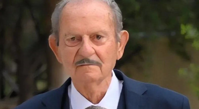 «Η γειτονιά μας η Μαγούλα πενθεί. Έφυγε χορεύοντας, στο γαμήλιο γλέντι της εγγονής του»