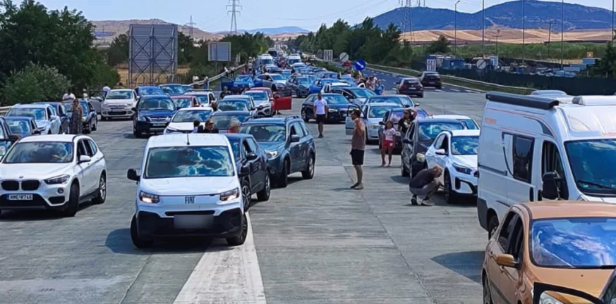 Λάρισα: Οριοθετήθηκε η φωτιά κοντά στα διόδια Μοσχοχωρίου - Επανήλθε η κυκλοφορία