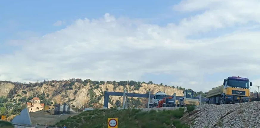 Παίρνουν μορφή τα διόδια του νέου δρόμου που θα γίνουν στα Καμίνια Παίρνουν μορφή τα διόδια του νέου δρόμου που θα γίνουν στα Καμίνια
