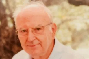 Πάτρα: «Έφυγε» ο Χρήστος Δούβρης – Θλίψη για τον γνωστό έμπορο ηλεκτρικών ειδών