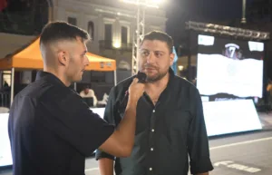 Εβρεξε τρίποντα στο τουρνουά 3on3 στην πλατεία Γεωργίου Α΄