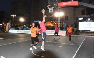 Εβρεξε τρίποντα στο τουρνουά 3on3 στην πλατεία Γεωργίου Α΄