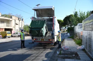 Πάτρα: Κάηκαν τουλάχιστον 150 κάδοι απορριμμάτων από τις φωτιές – Προχωρά η αποκατάσταση