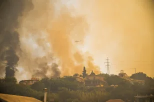 Η Δημοτική Αρχή της Πάτρας, οι εργαζόμενοι του Δήμου και της ΔΕΥΑΠ, μαζί με το λαό στη μάχη της κατάσβεσης