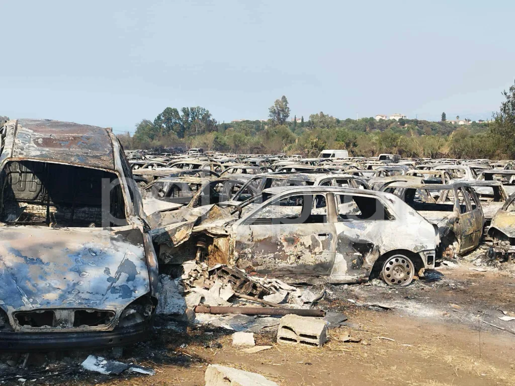 Φωτιές στην Αχαΐα: 550 οχήματα κάηκαν στις εγκαταστάσεις του ΟΔΔΥ ΦΩΤΟ