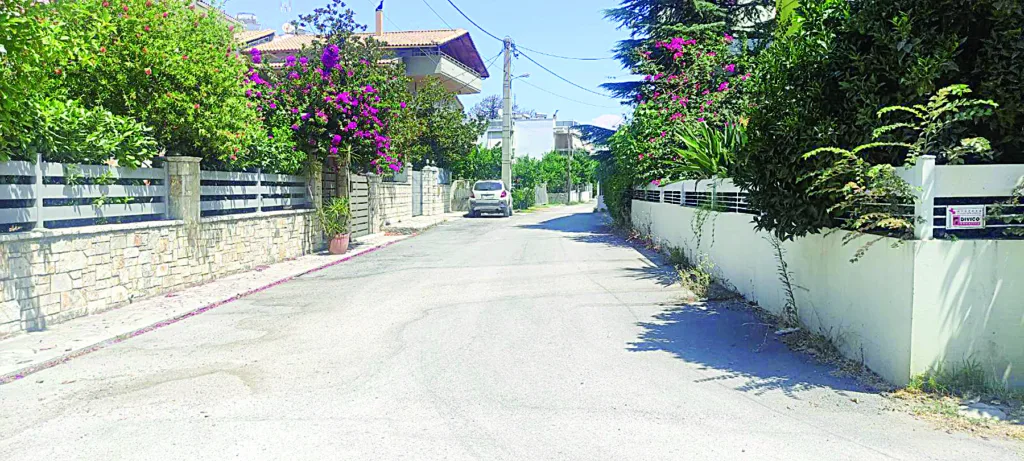 Πάτρα-Παραλία Προαστίου: Οι κάτοικοι αποφεύγουν να πάνε για μπάνιο - Αποπνιχτική δυσοσμία
