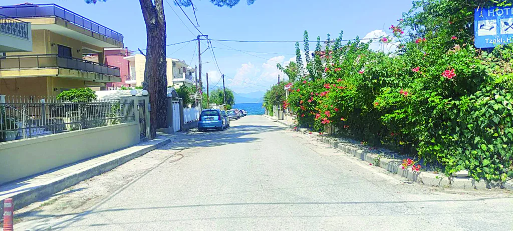 Πάτρα-Παραλία Προαστίου: Οι κάτοικοι αποφεύγουν να πάνε για μπάνιο - Αποπνιχτική δυσοσμία