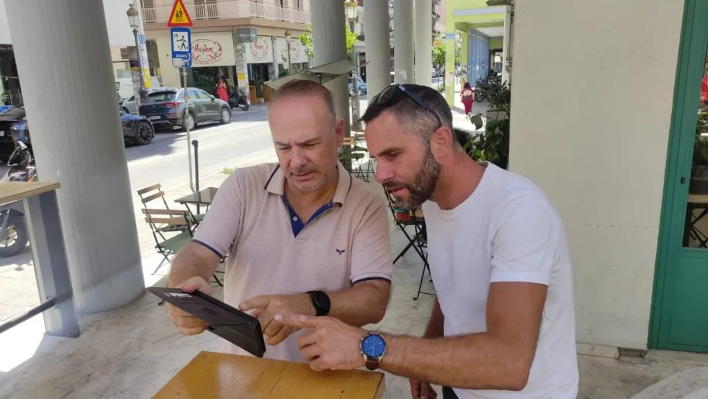 Πάτρα - Κατάσταση Έκτακτης Ανάγκης: Οι «αόρατες» πινακίδες που δεν ξέρει κανείς τι είναι ΦΩΤΟ Πάτρα - Κατάσταση Έκτακτης Ανάγκης: Οι «αόρατες» πινακίδες που δεν ξέρει κανείς τι είναι ΦΩΤΟ