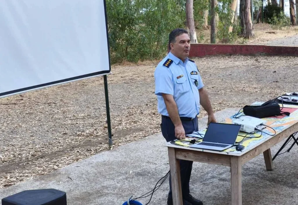Ενημερωτικές δράσεις της ΕΛΑΣ στο πλαίσιο της Εκστρατείας «Μηδενικής ανοχής στη μη χρήση κράνους» στη Ναυπακτία ΦΩΤΟ