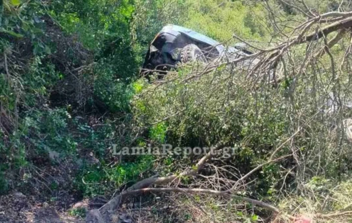 Τρόμος στη Στυλίδα: Αυτοκίνητο με τρεις επιβαίνοντες κατρακύλησε σε γκρεμό ΦΩΤΟ