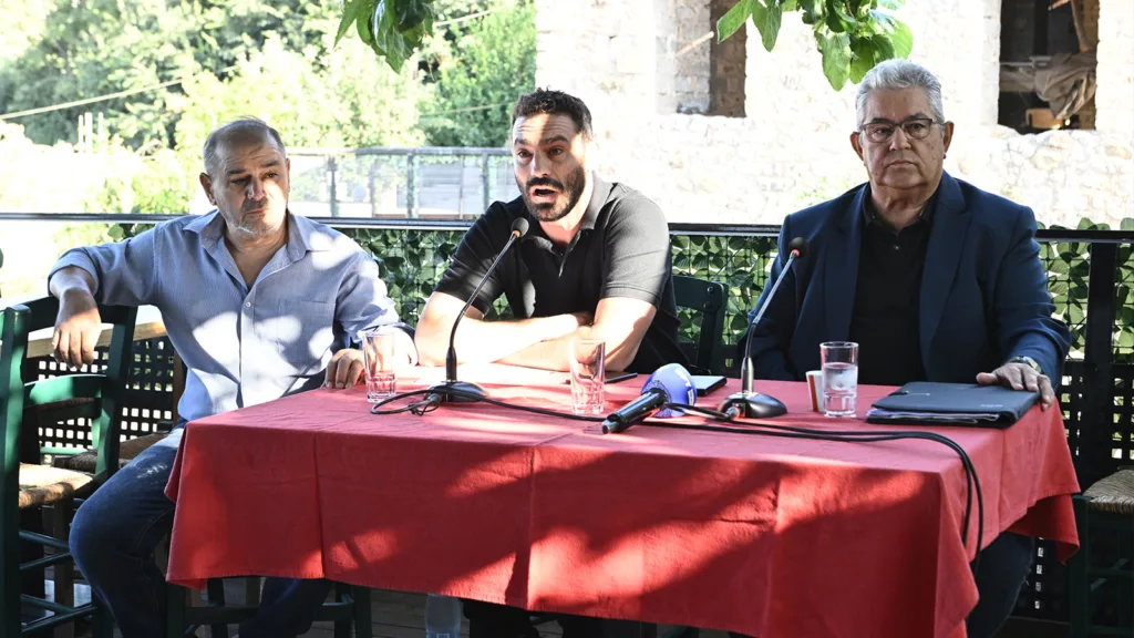 Από τη Βούντενη ξεκίνησε η περιοδεία του Δημήτρη Κουτσούμπα σε πυρόπληκτες περιοχές της Αχαΐας