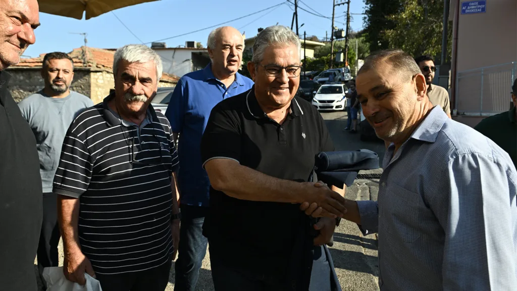 Από τη Βούντενη ξεκίνησε η περιοδεία του Δημήτρη Κουτσούμπα σε πυρόπληκτες περιοχές της Αχαΐας