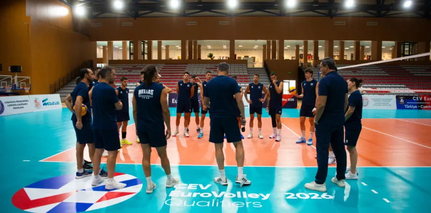 Η Εθνική με Ράπτη για να αγκαλιάσει την πρόκριση στα τελικά του Ευρωπαϊκού