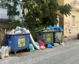 Πάτρα: Μέχρι πότε θα ξεχειλίζουν από σκουπίδια οι κάδοι; - Μάχη για την αποκομιδή
