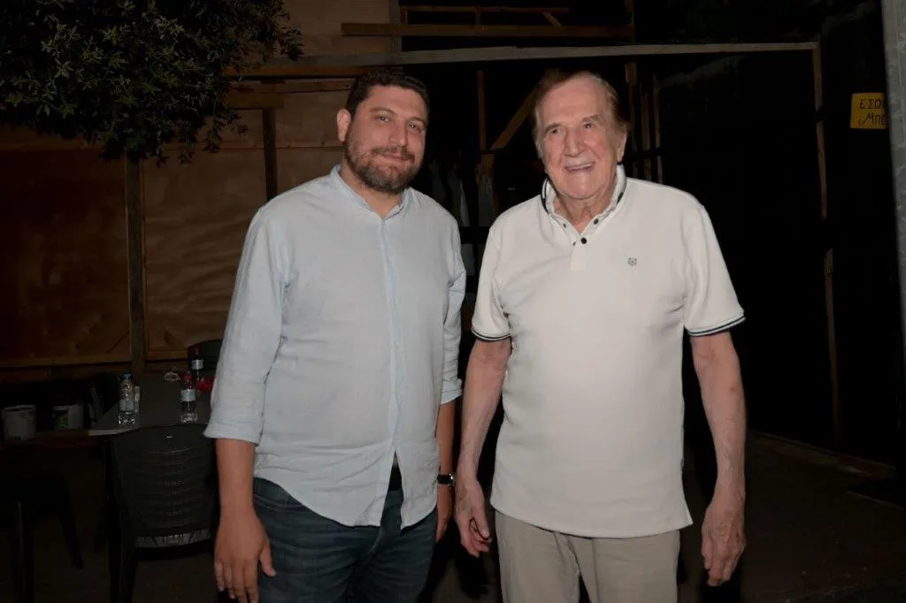 Πάτρα - «Εκείνος και Εκείνος»: Ωδή στο ελεύθερο χιούμορ και το ανατρεπτικό θέατρο ΦΩΤΟ