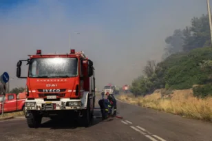 Πάτρα: Σε ύφεση η φωτιά στον Μπάλα Αχαΐας – Μάχη με διάσπαρτες εστίες και καπνούς