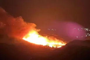 ΒΙΝΤΕΟ από τη φωτιά στην Κεφαλονιά, μήνυμα του 112: «απομακρυνθείτε προς Μύρτο»