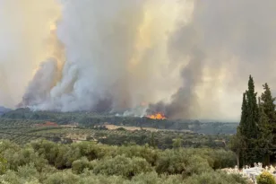 Φωτιά στην Αχαΐα: Εκλεισε η νέα Πατρών – Πύργου ΤΑ ΣΗΜΕΙΑ