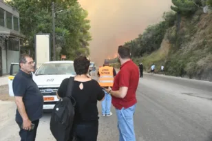 Φωτιές στην Αχαΐα: Στη μάχη με τις φλόγες δυνάμεις του Δήμου Πατρέων