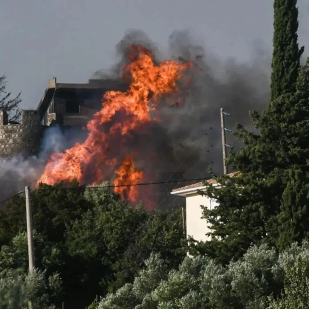 Πάτρα: Συλλήψεις εμπρηστών σε Συχαινά - Γηροκομειό - Τρεις νεαροί στα χέρια της Αστυνομίας