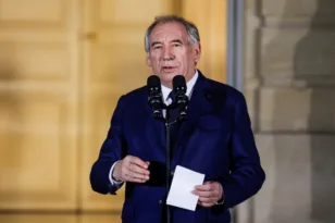 Χάνεται η κυβέρνηση Μπαϊρού στη Γααλλία