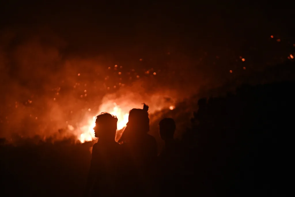 Εκρηκτική η συμπεριφορά της φωτιάς στην Κερατέα, οι εικόνες «μιλούν»! ΦΩΤΟ