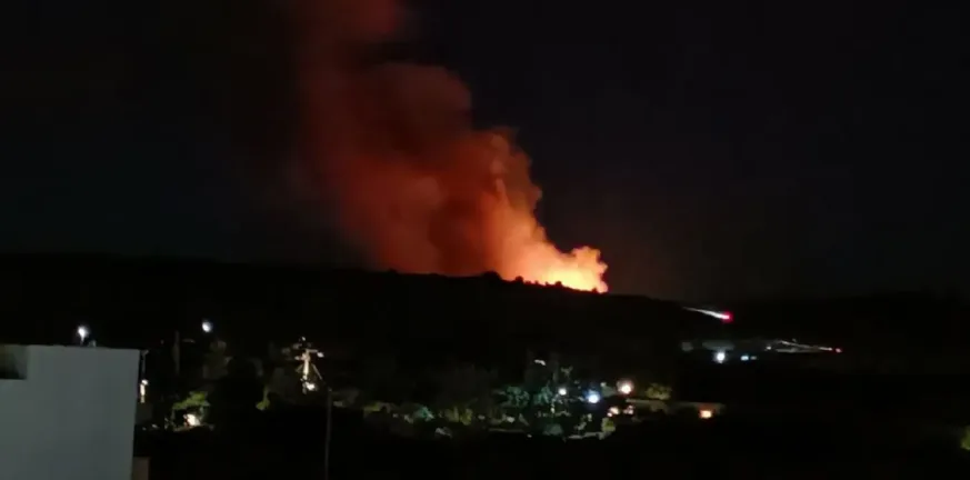 Φωτιά (και) στη Σαλαμίνα!