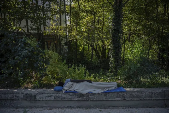 Γαλλία: Κοιμούνται στον δρόμο πάνω από 2.000 παιδιά!