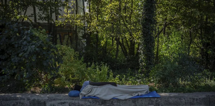 Γαλλία: Κοιμούνται στον δρόμο πάνω από 2.000 παιδιά! Γαλλία: Κοιμούνται στον δρόμο πάνω από 2.000 παιδιά!