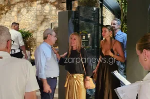 Γλέντι για την οικογένεια Μητσοτάκη σε γενέθλιο πάρτι, με καλεσμένο τραγουδιστή σταρ ΦΩΤΟΓΡΑΦΙΕΣ