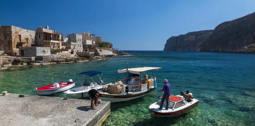 Χωρίς χάρτη: Τα μυστικά της Μέσα Μάνης, παραλίες, πύργοι και μύθοι Χωρίς χάρτη: Τα μυστικά της Μέσα Μάνης, παραλίες, πύργοι και μύθοι