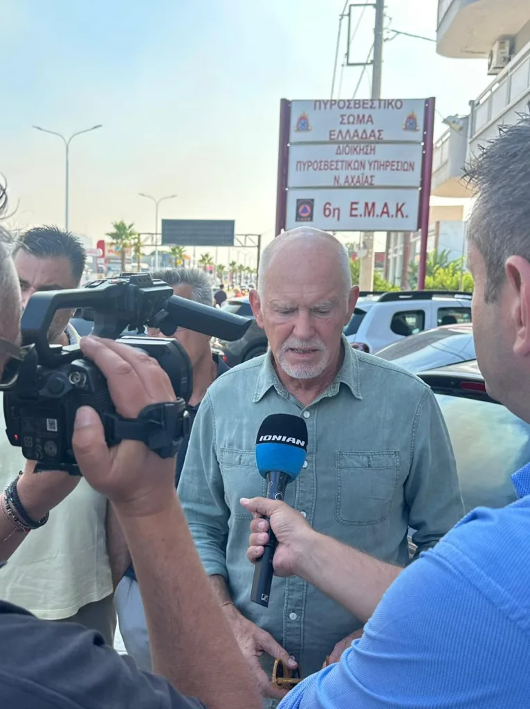 Πάτρα: Στα μέτωπα της φωτιάς ο πρώην Πρωθυπουργός Γιώργος Παπανδρέου