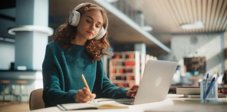 Τι laptop χρειάζεται ένας μαθητής ή φοιτητής για τα μαθήματα και τις εργασίες του;